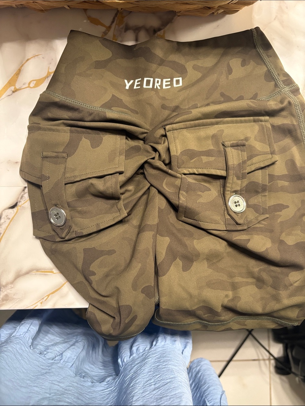 Yeoreo Olive Camo High-Waist Athletic Shorts with Cargo Pockets